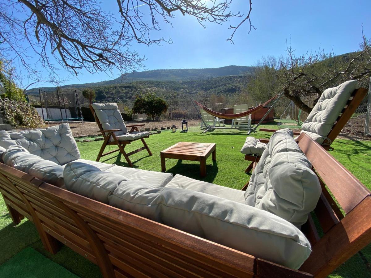 La Huerta Del Castillo Con Su Caz De Agua - Enjoy Life & Relax Ferienhaus Castillo de Locubín